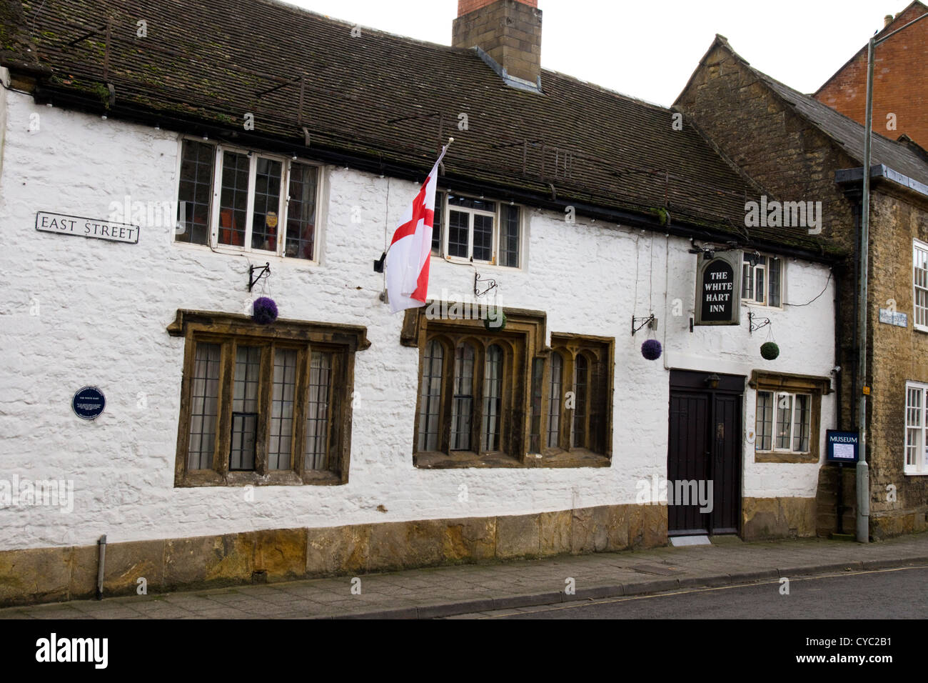 Crewkerne white hart inn hires stock photography and images Alamy
