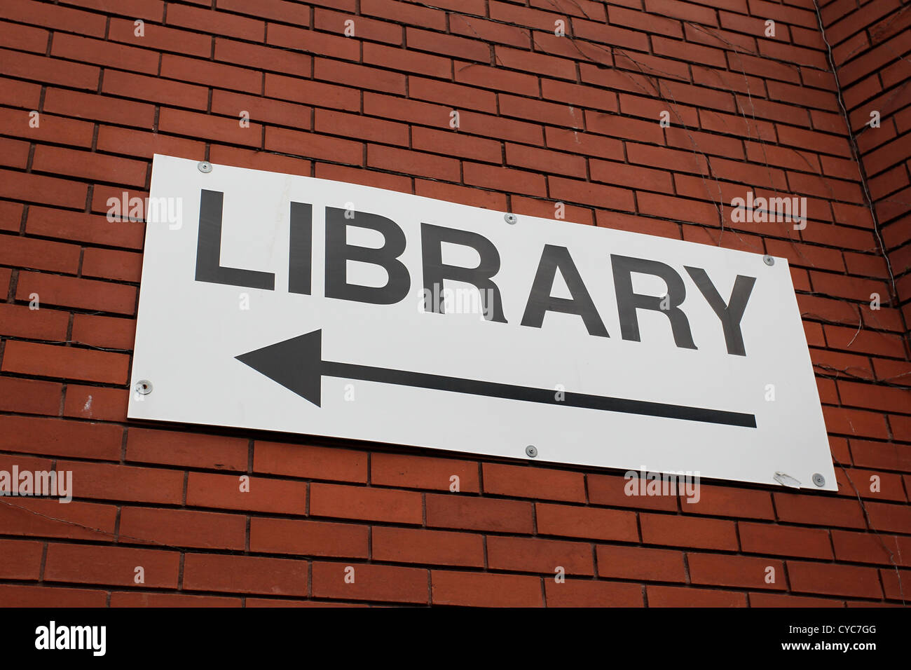 Library sign direction street hi-res stock photography and images - Alamy