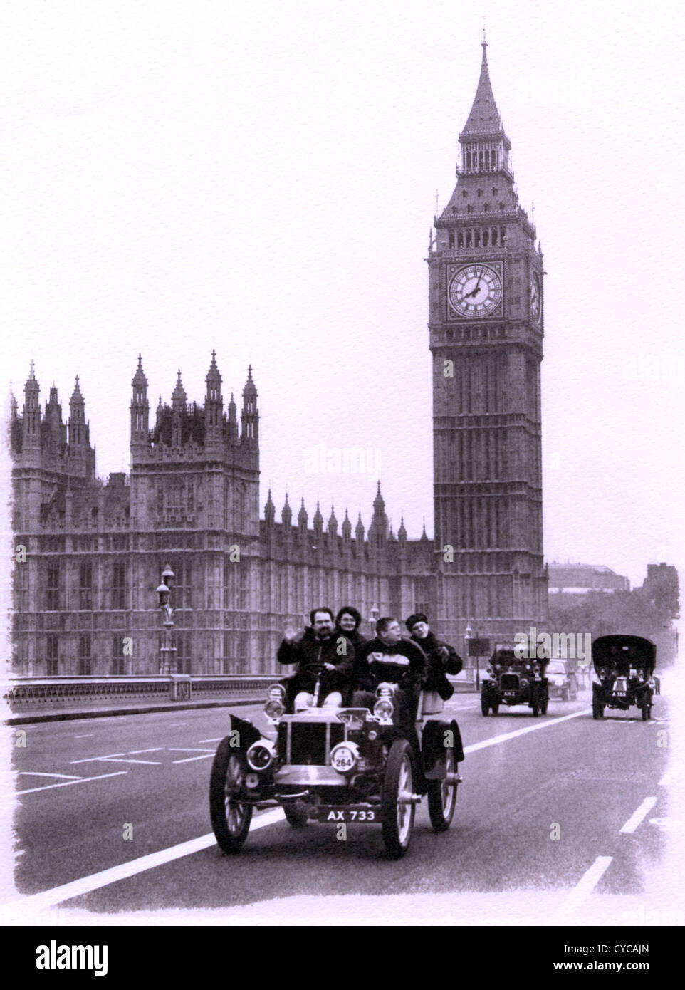 1903 Peerless drives over Westminster bridge in the London to Brighton Veteran car run Stock Photo