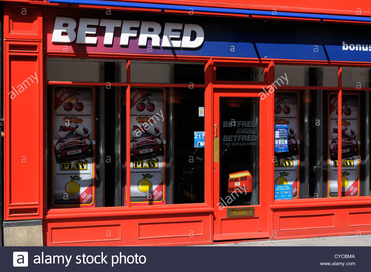 betfred-betting-office-salisbury-wiltshire-england-CYCBMA.jpg