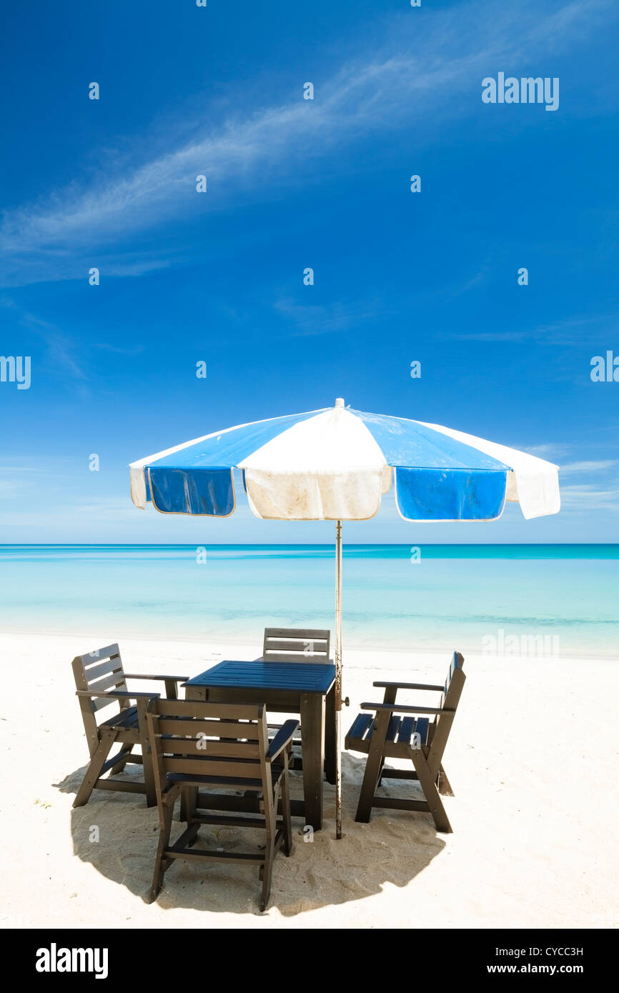 Vertical shot sunny beach hi-res stock photography and images - Alamy