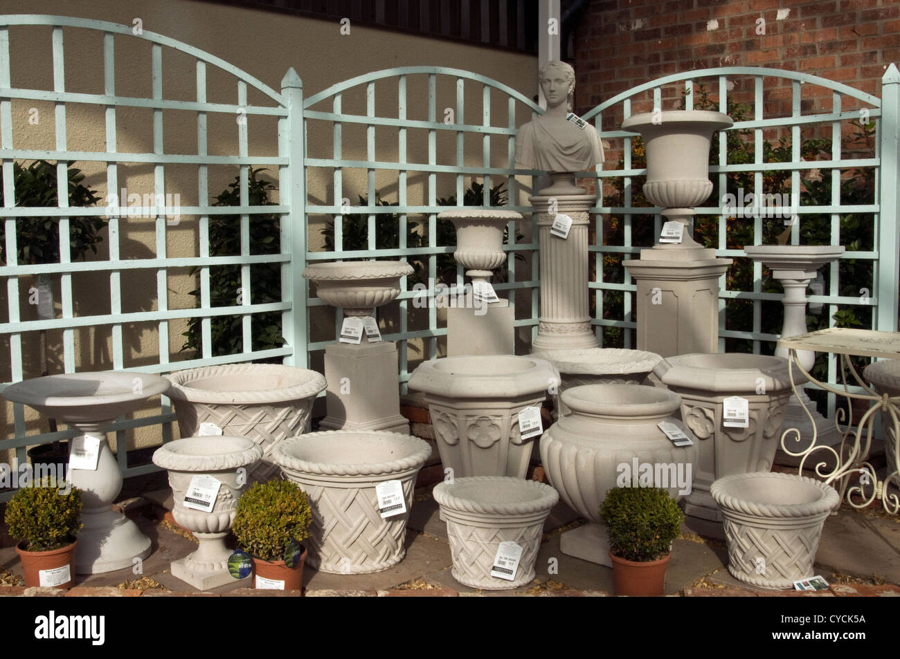 Garden centre pots hires stock photography and images Alamy