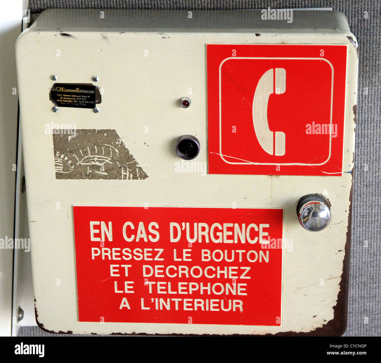 Emergency Sign in French Stock Photo Alamy
