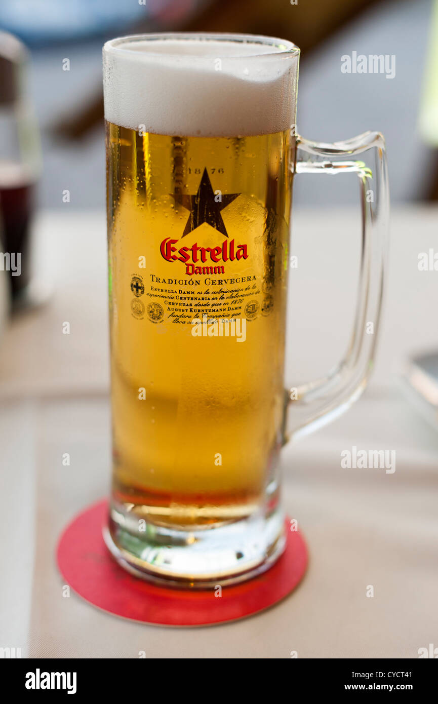 Estrella damm glass hi-res stock photography and images - Alamy