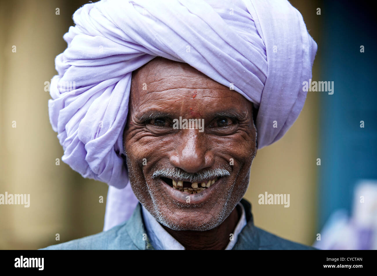 Smiling Indian man with tulband Stock Photo - Alamy
