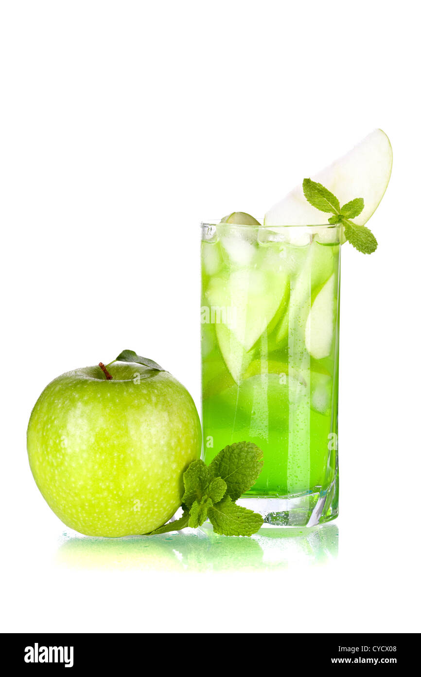 Hãy khám phá hình ảnh của một loại cocktail xanh mát với hương vị táo và rau mùi thơm ngon. Được chế biến từ những nguyên liệu tươi sạch, thức uống này sẽ giúp bạn cảm nhận một cảm giác thật sự sảng khoái.