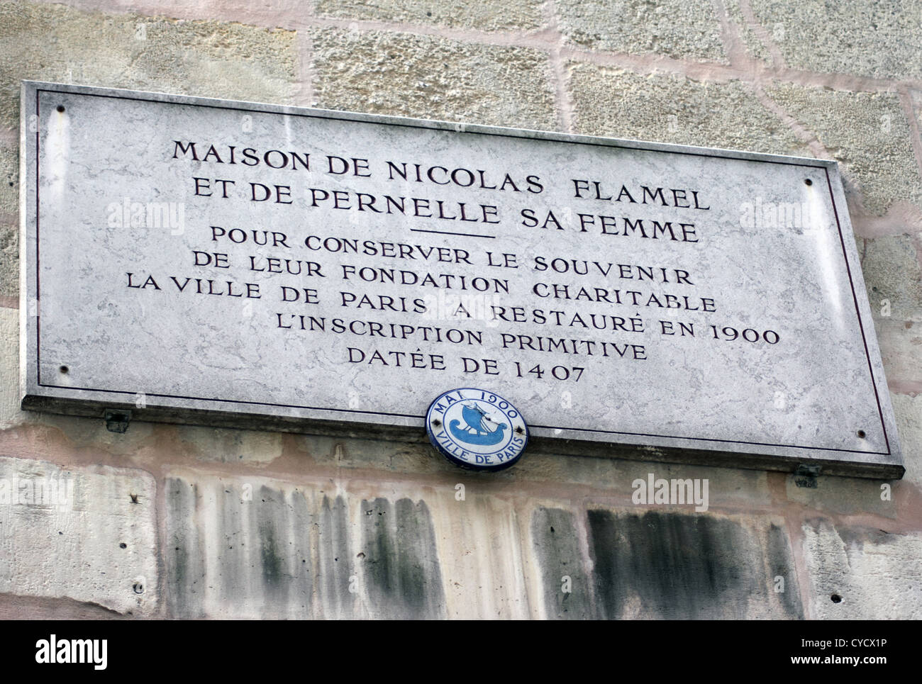 Commemorative plaque outside the Paris house of the medieval alchemist Nicolas Flamel (c.1330-1418), 51 rue de Montmorency. Stock Photo