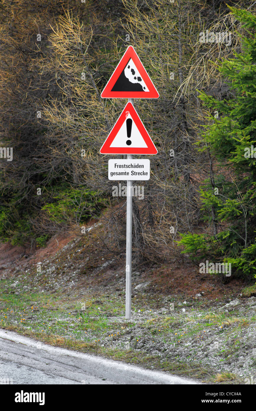 Sign rockfall hi-res stock photography and images - Alamy