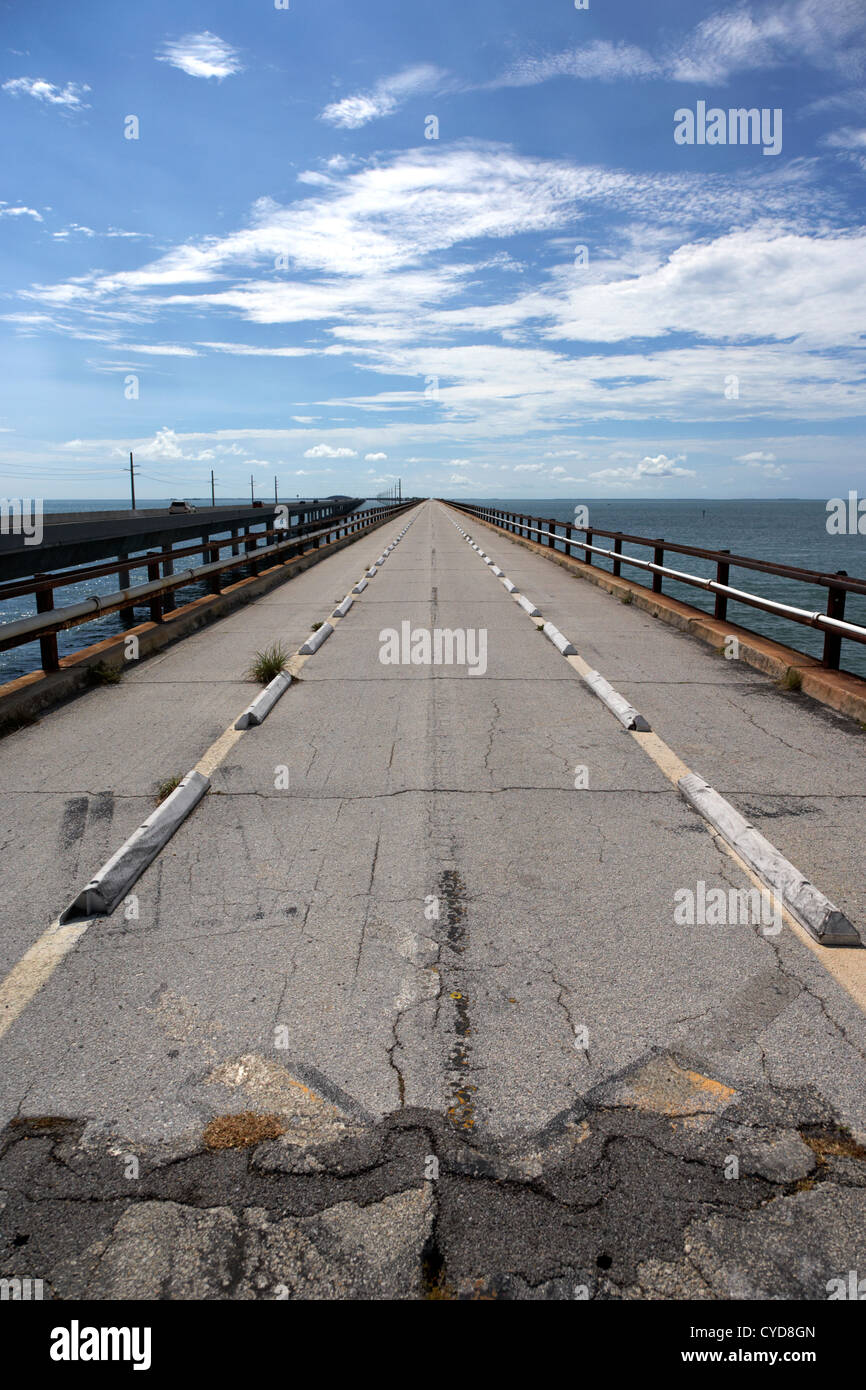 old seven mile bridge in marathon in the florida keys Stock Photo Alamy