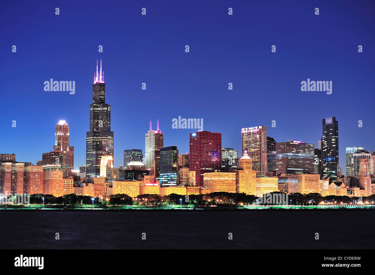Chicago city downtown urban skyline at dusk with skyscrapers over Lake ...