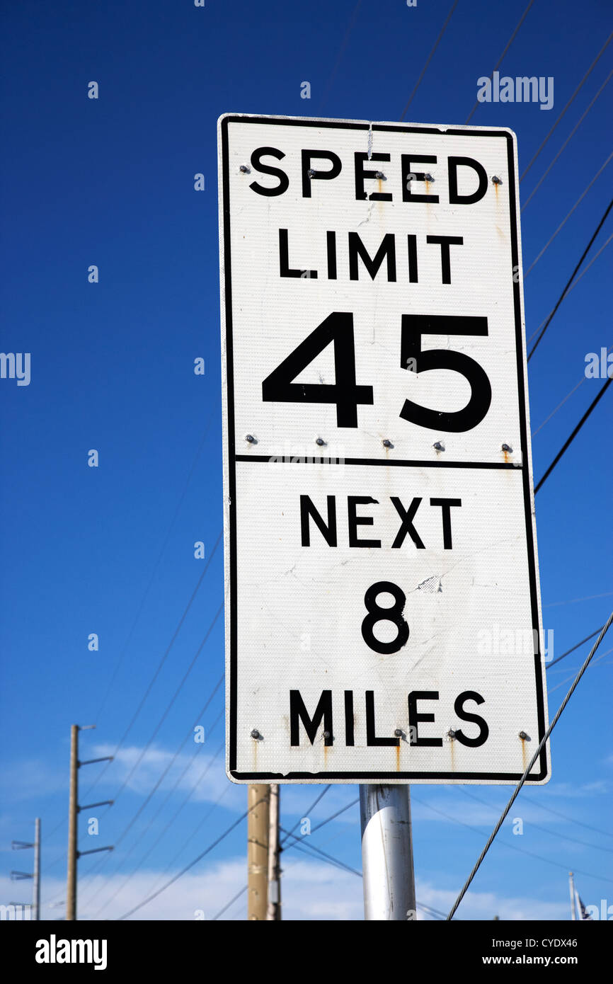 Speed limit 45 mph miles hi-res stock photography and images - Alamy