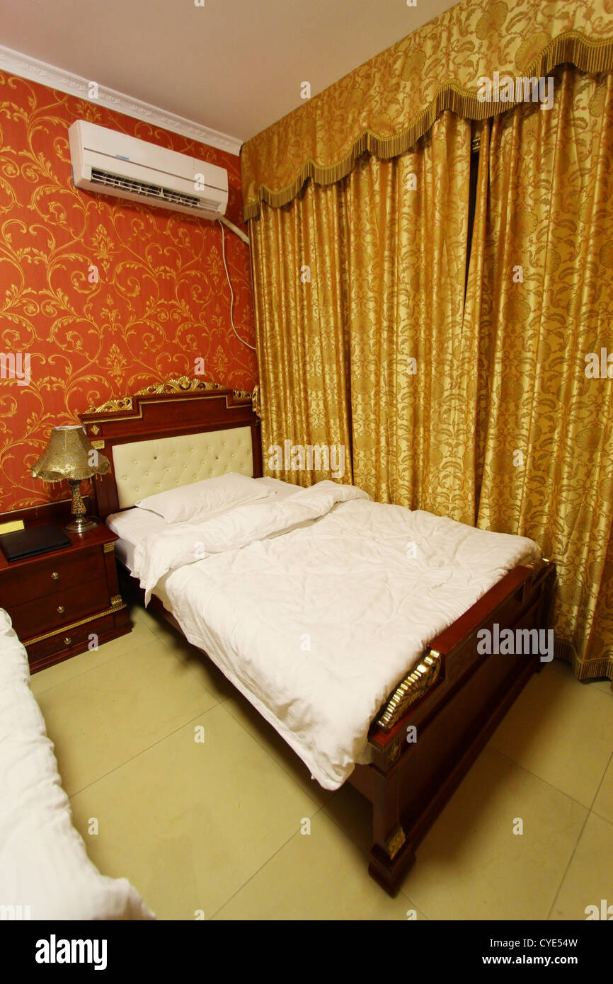 typical-hotel-room-stock-photo-alamy
