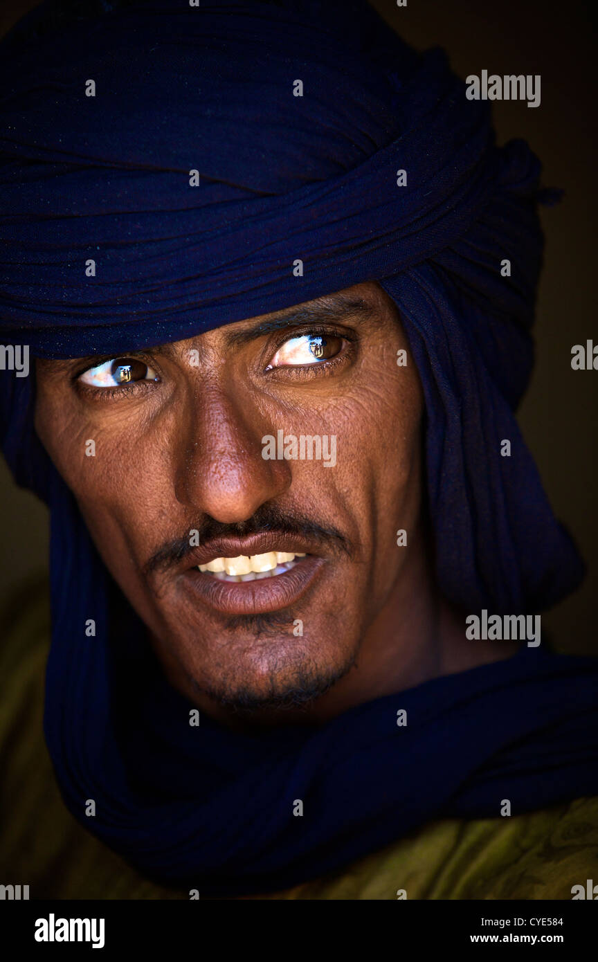 Man blue eyes hi-res stock photography and images - Alamy