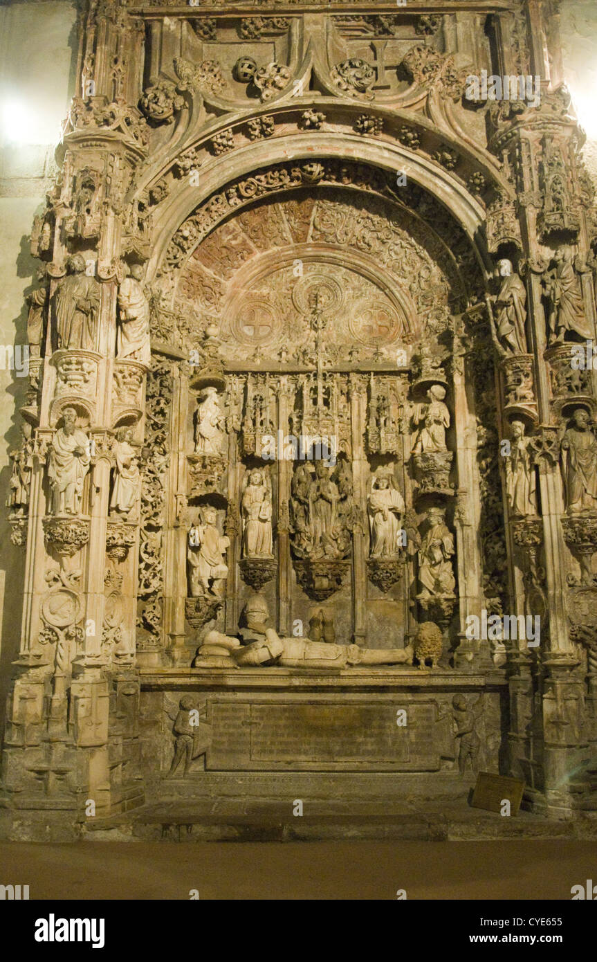 king-afonso-henriques-tomb-the-founder-of-portugal-in-santa-cruz