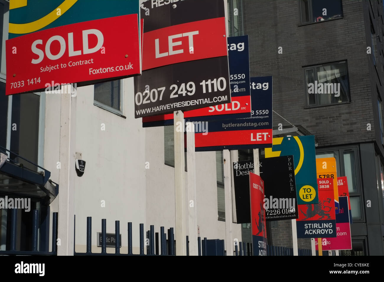 Estate agent signs london hires stock photography and images Alamy