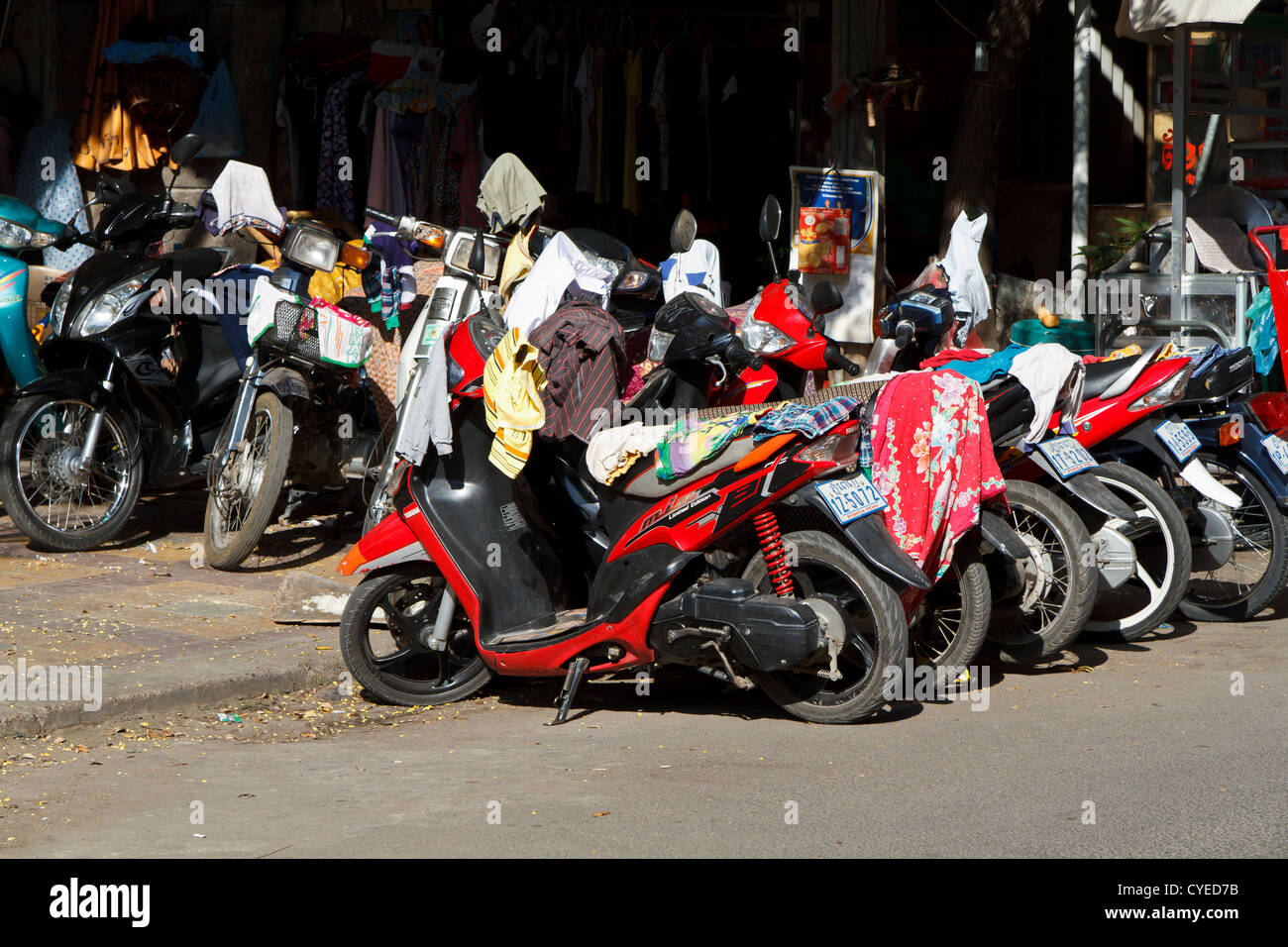 Motorbikes in Phnom Penh, Cambodia Stock Photo Alamy