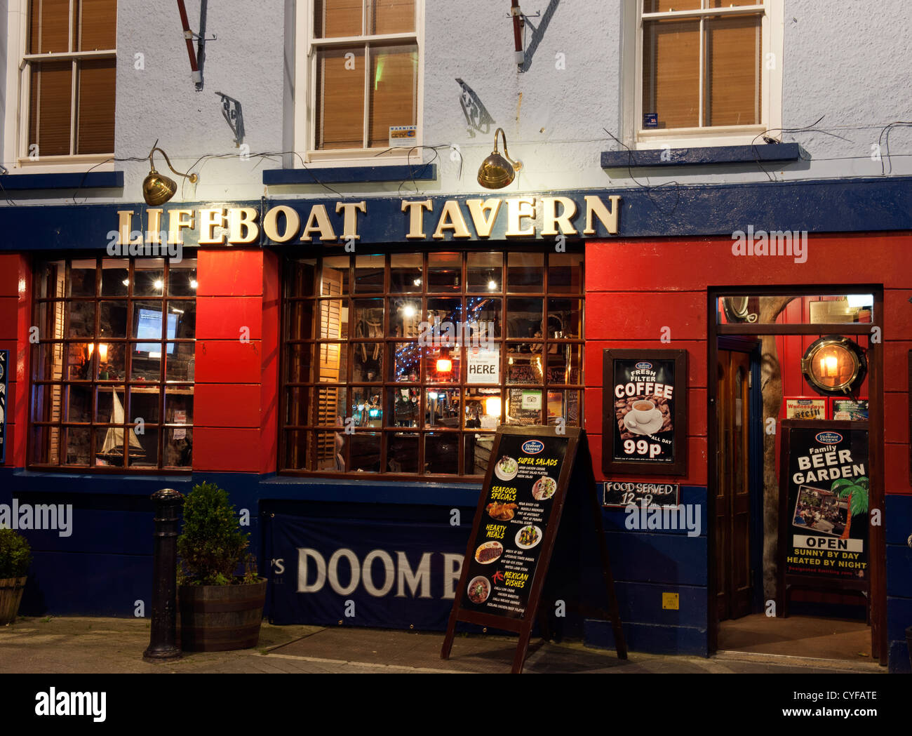 Tenby pub hires stock photography and images Alamy