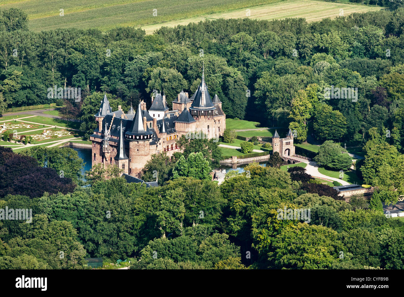 Aerial view of De Haar Castle. The current buildings, except for the chapel, date from 1892 and are the work of Cuypers Stock Photo