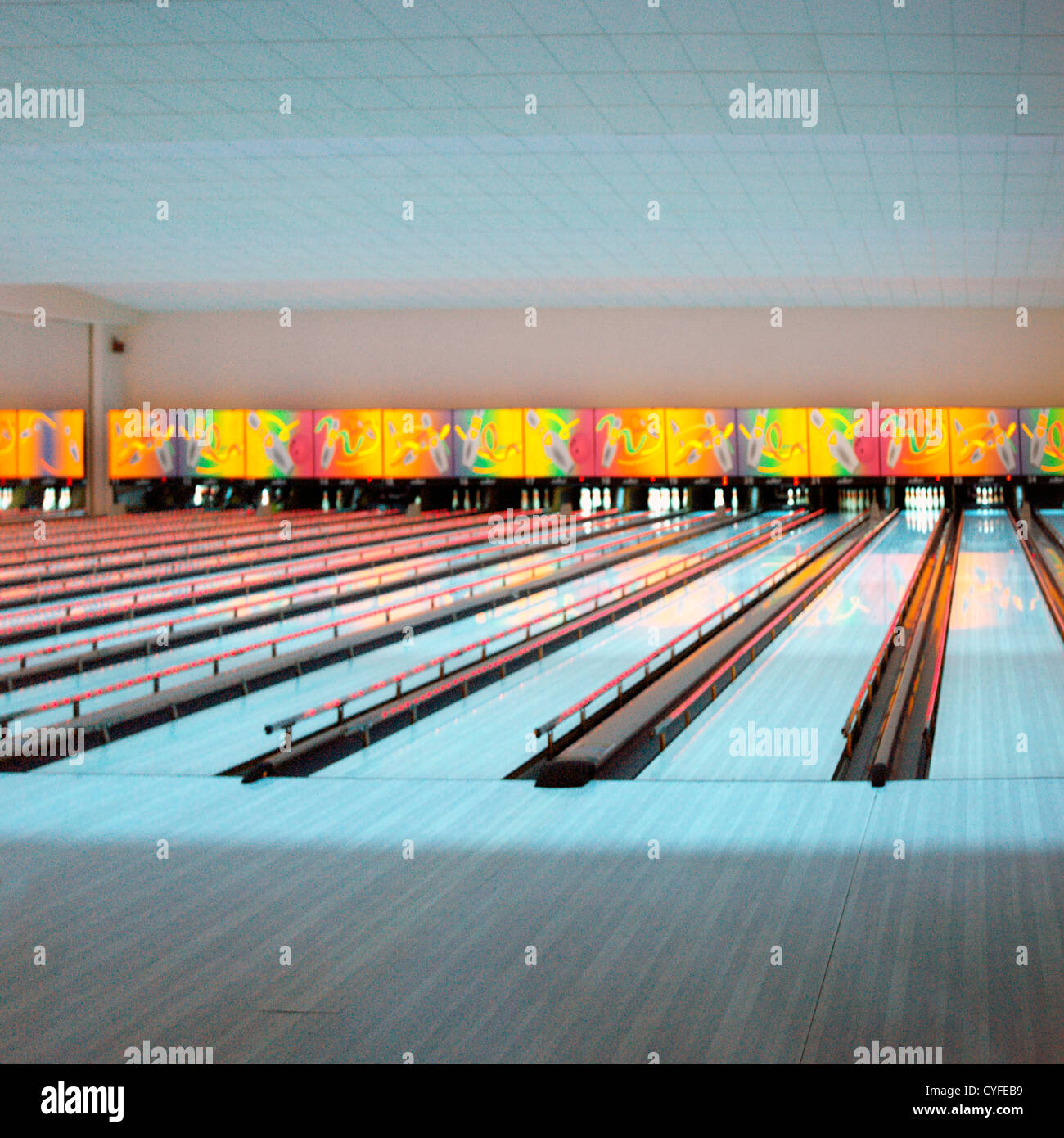 Bowling alley lanes hi-res stock photography and images - Alamy