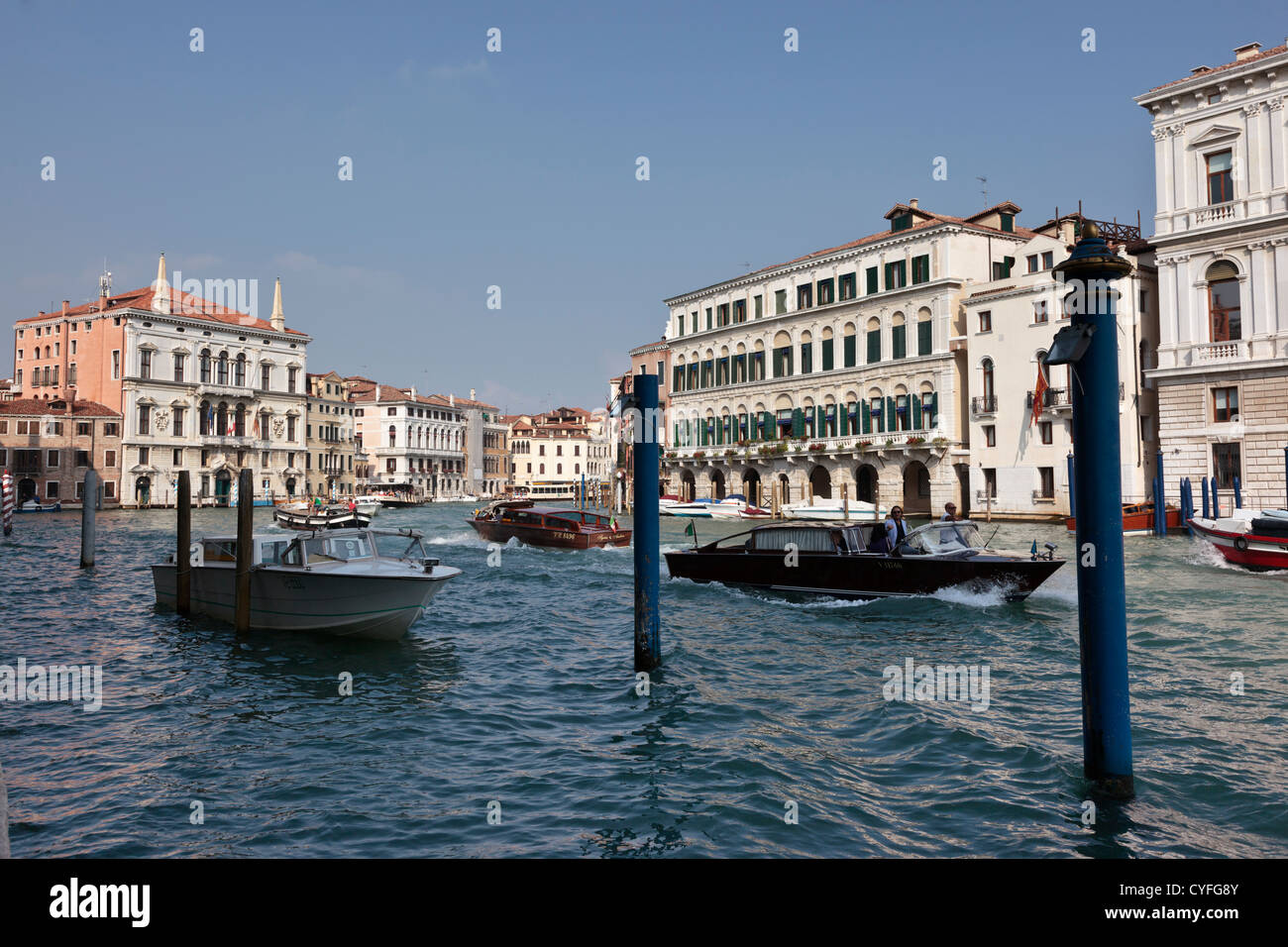 Venice boats hi-res stock photography and images - Alamy