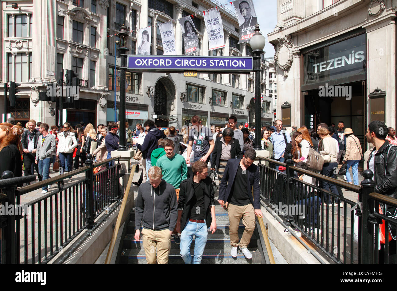 Oxford street london summer hi-res stock photography and images - Alamy
