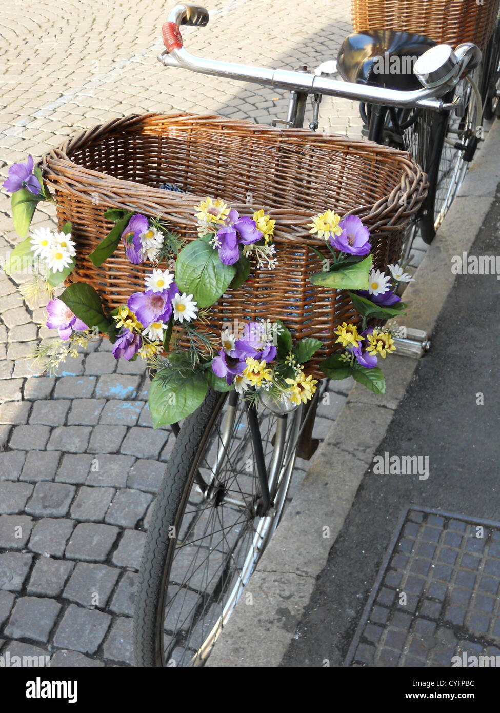 Vintage bicycle hi-res stock photography and images - Alamy