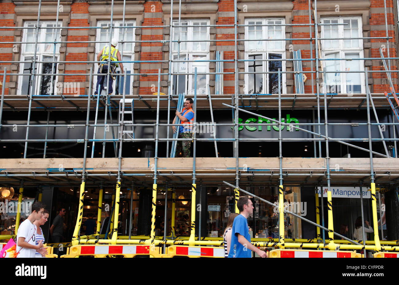 Street scaffold hires stock photography and images Alamy