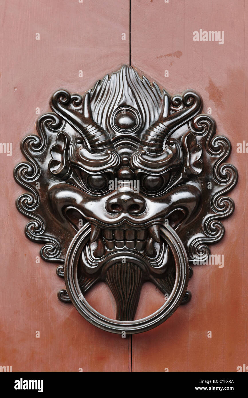 chinese style lion door lock Stock Photo Alamy