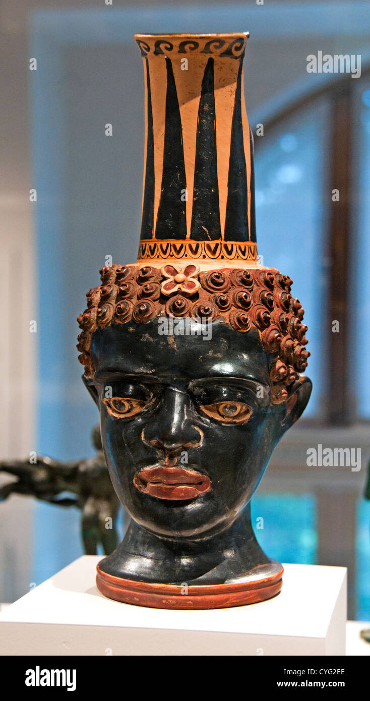 African head sculpture hi-res stock photography and images - Alamy