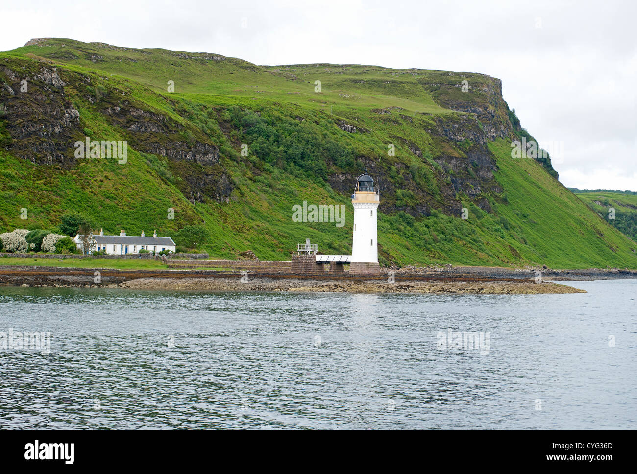 Rhuba nan Gall onshore Lighthouse just North of Tobermory on the Isle of Mull.  SCO 8770. Stock Photo