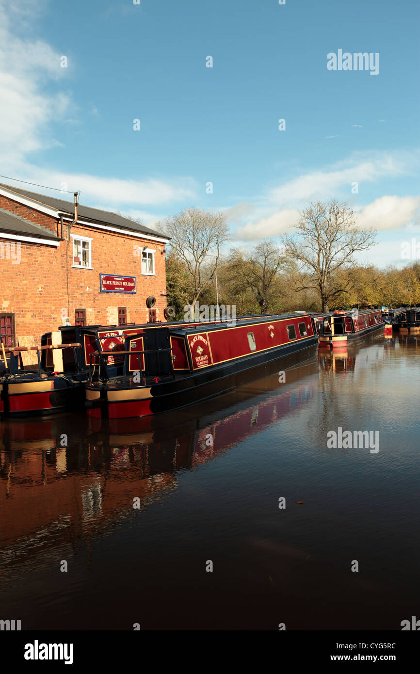 Narrowboat hire in Stoke Prior, Worcestershire UK, on the Staffordshire & Worcestershire Canal. Black Prince holidays. Stock Photo