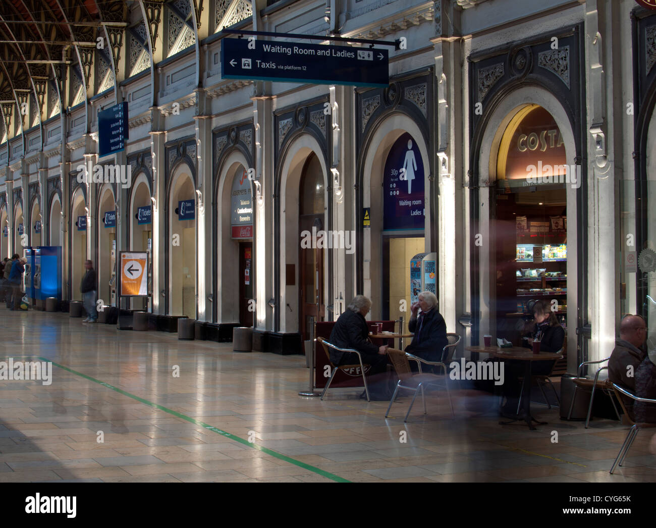 Paddington central hires stock photography and images Alamy