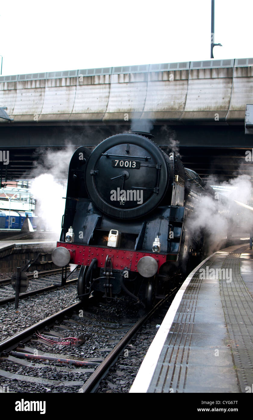 Steam train paddington station london hires stock photography and