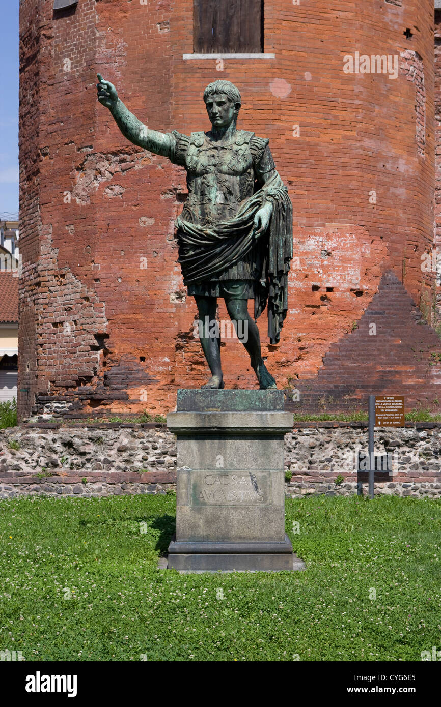 Turin - Roman Palatine Gate [Augusta Taurinorum - 25BC] / statue of Augustus Stock Photo