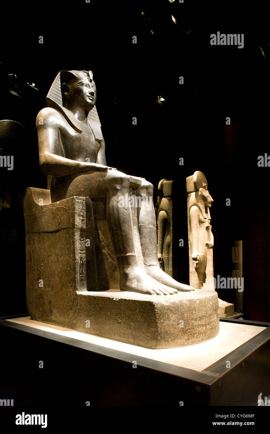 Piedmonte: Turin - Egyptian Museum / statue of King Tuthmosis III [dynasty XVIII - 1479 -1425BC] Stock Photo