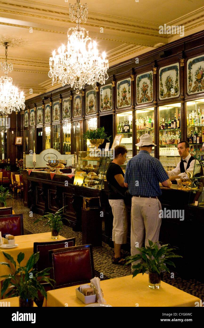 Piemonte: Turin - Baratti & Milano historic cafe Stock Photo