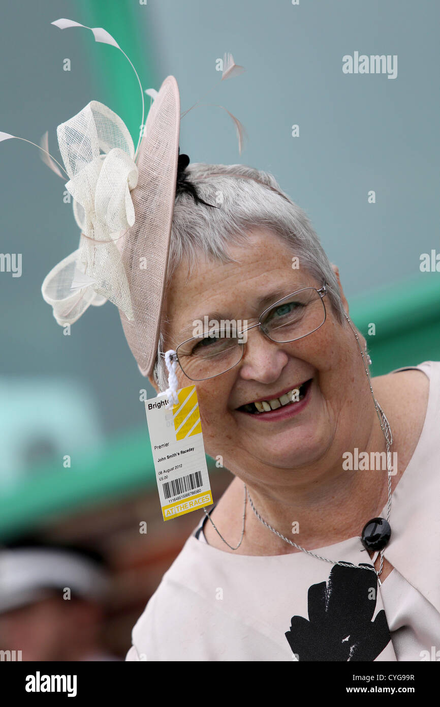 Ladies day races hi-res stock photography and images - Alamy