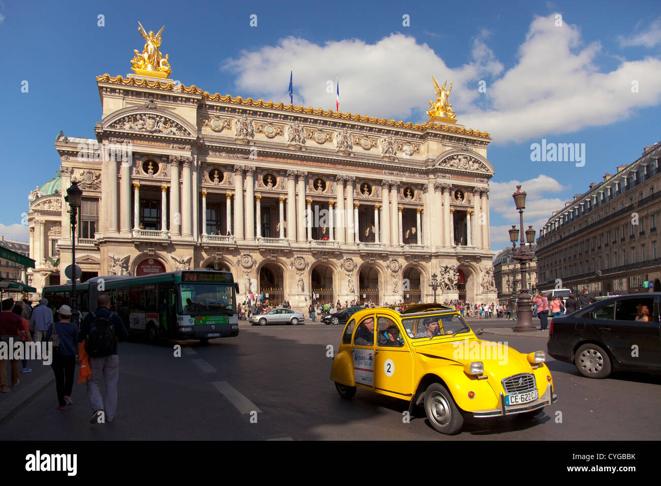 Opera Paris - Palais Garnier at place de l'opera Stock Photo - Alamy