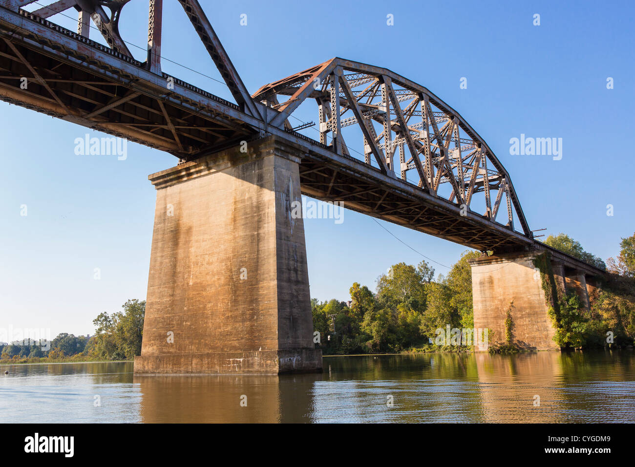 OCCOQUAN, VIRGINIA, USA - Railroad bridge over Occoquon River. Stock Photo