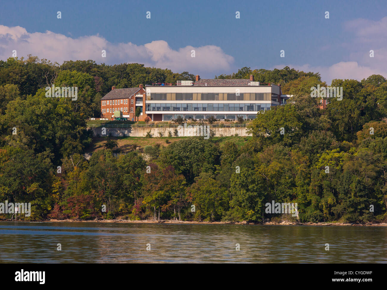 FORT BELVOIR, VIRGINIA, USA - Fort Belvoir Officers' Club on the Potomac River. Stock Photo