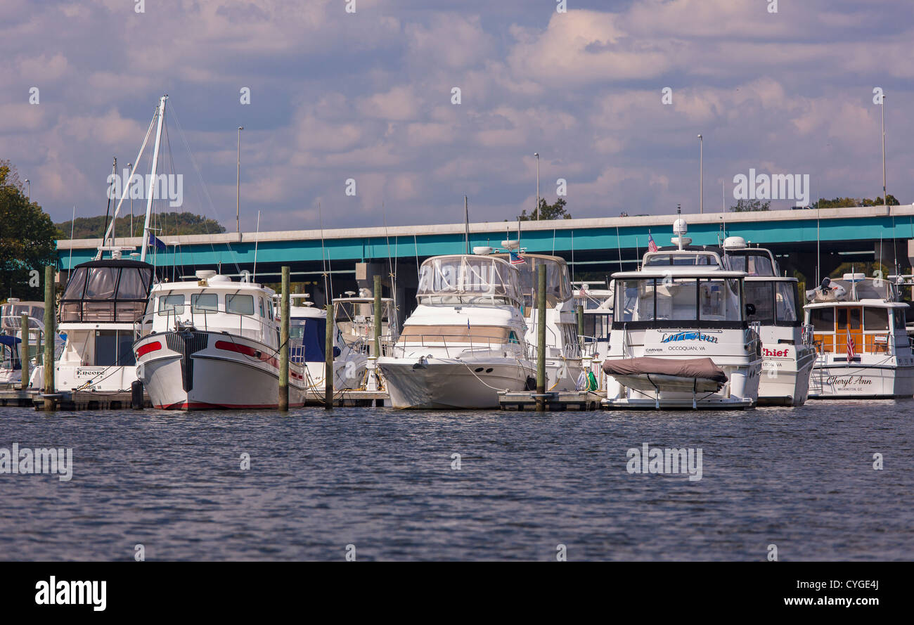 OCCOQUAN, VIRGINIA, USA Yachts docked on Occoquan RIver Stock Photo
