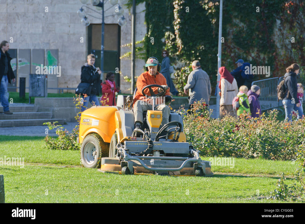 Professional commercial lawn mower Stock Photo Alamy