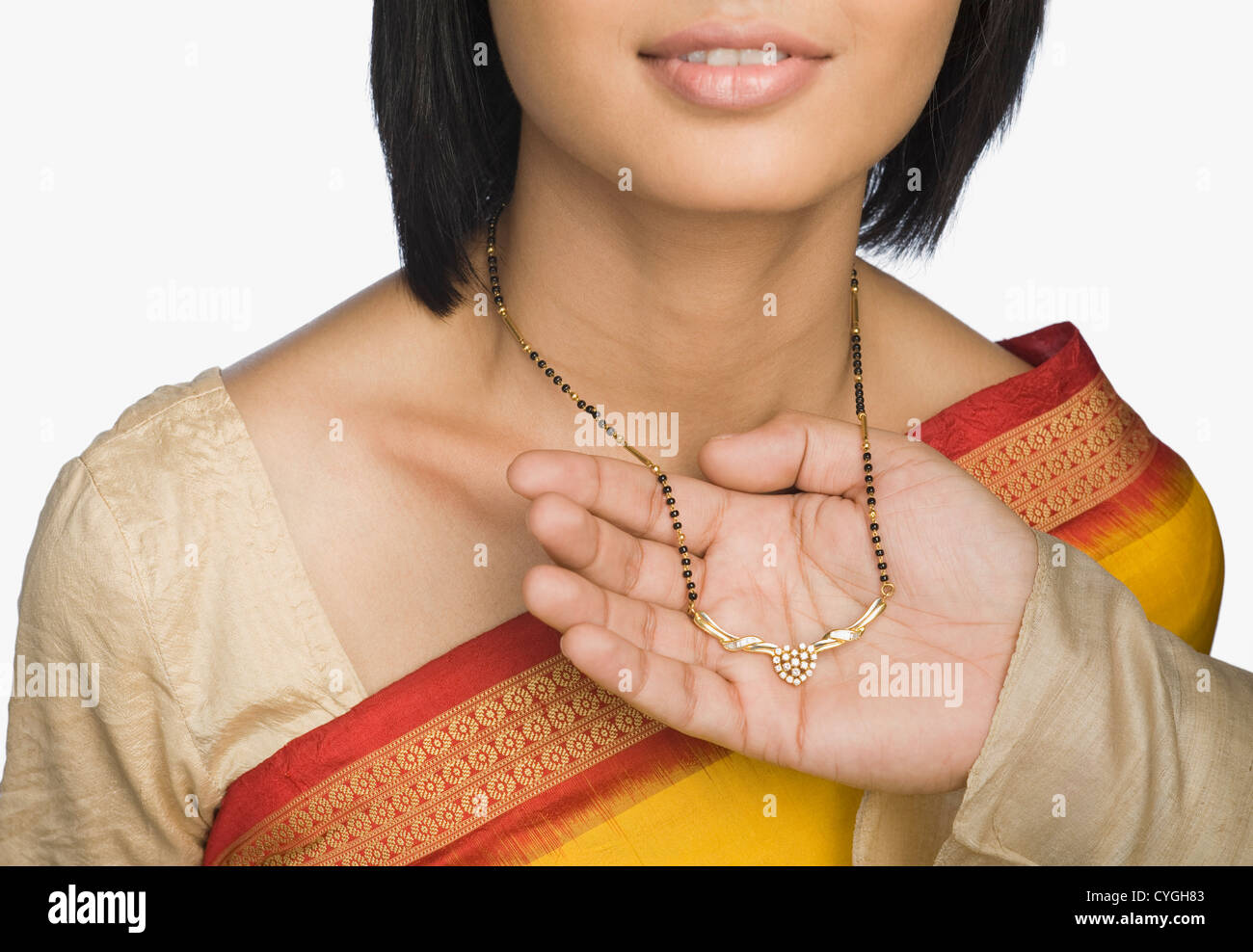 Woman wearing a mangalsutra Stock Photo Alamy