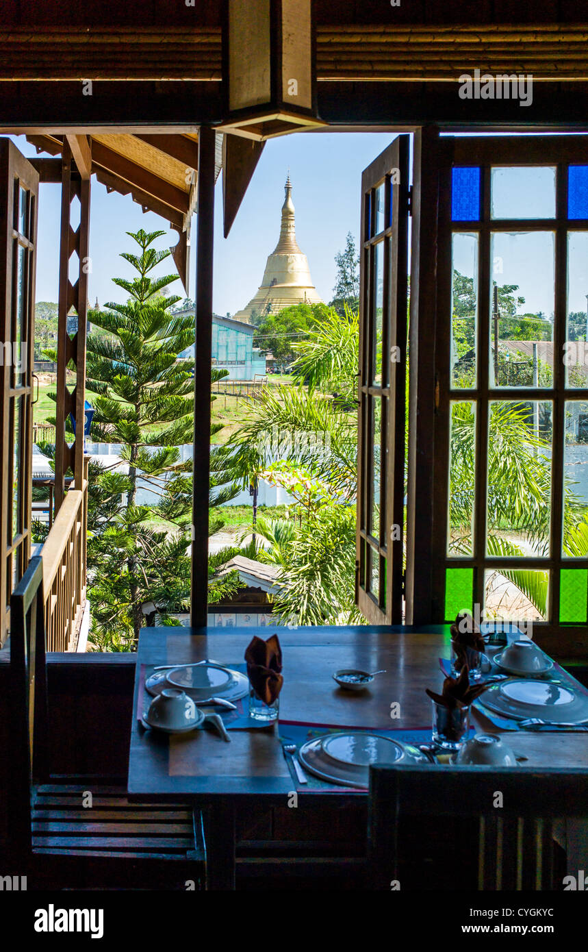 Myanmar, Bago, the Shwemawdaw Paya pagoda seen fron a touristic restaurant. Stock Photo