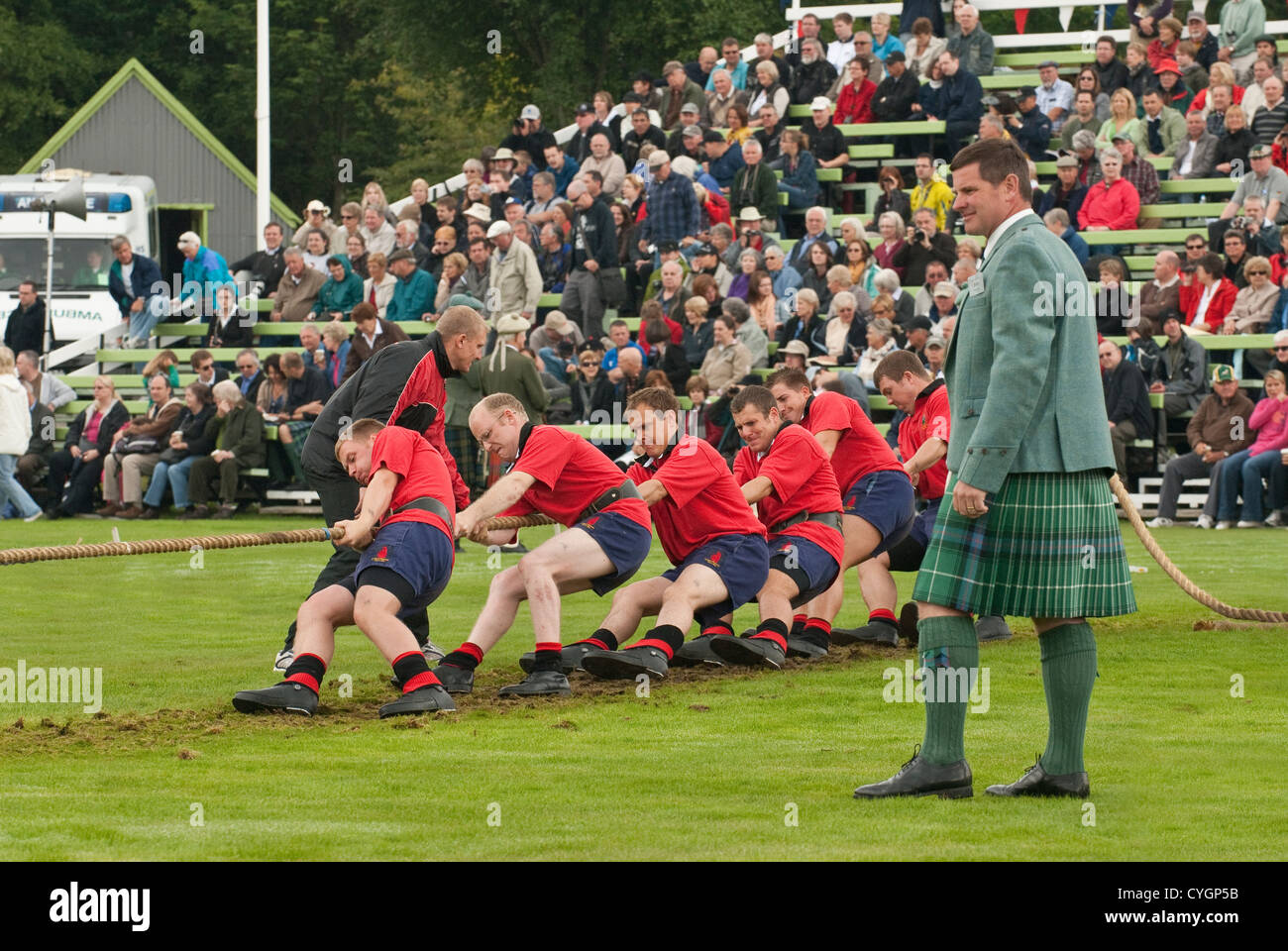 Teams taking part in a 'Tug of War' event at a Scottish Highland Games Stock Photo