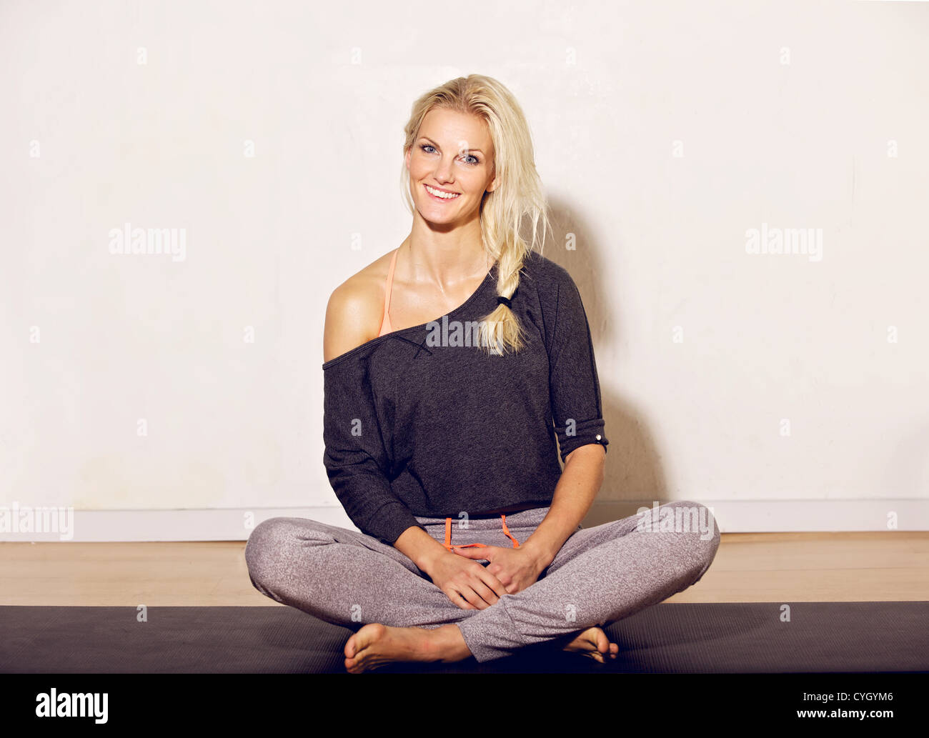 Beautiful young slim blonde woman hi-res stock photography and images ...