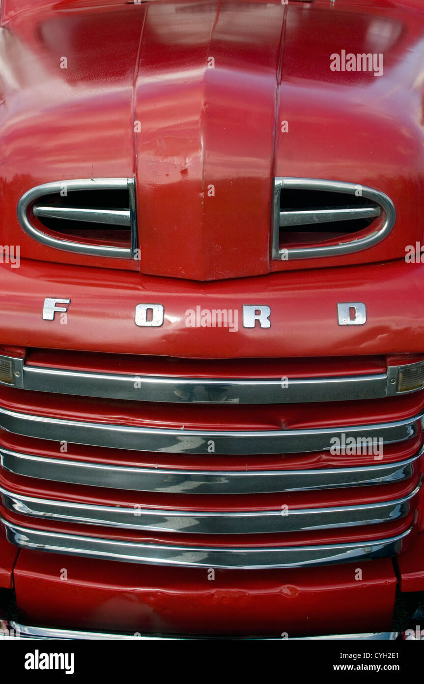 Collectibles VINTAGE CAR GRILLE EMBLEM BADGES FORD EN7152921