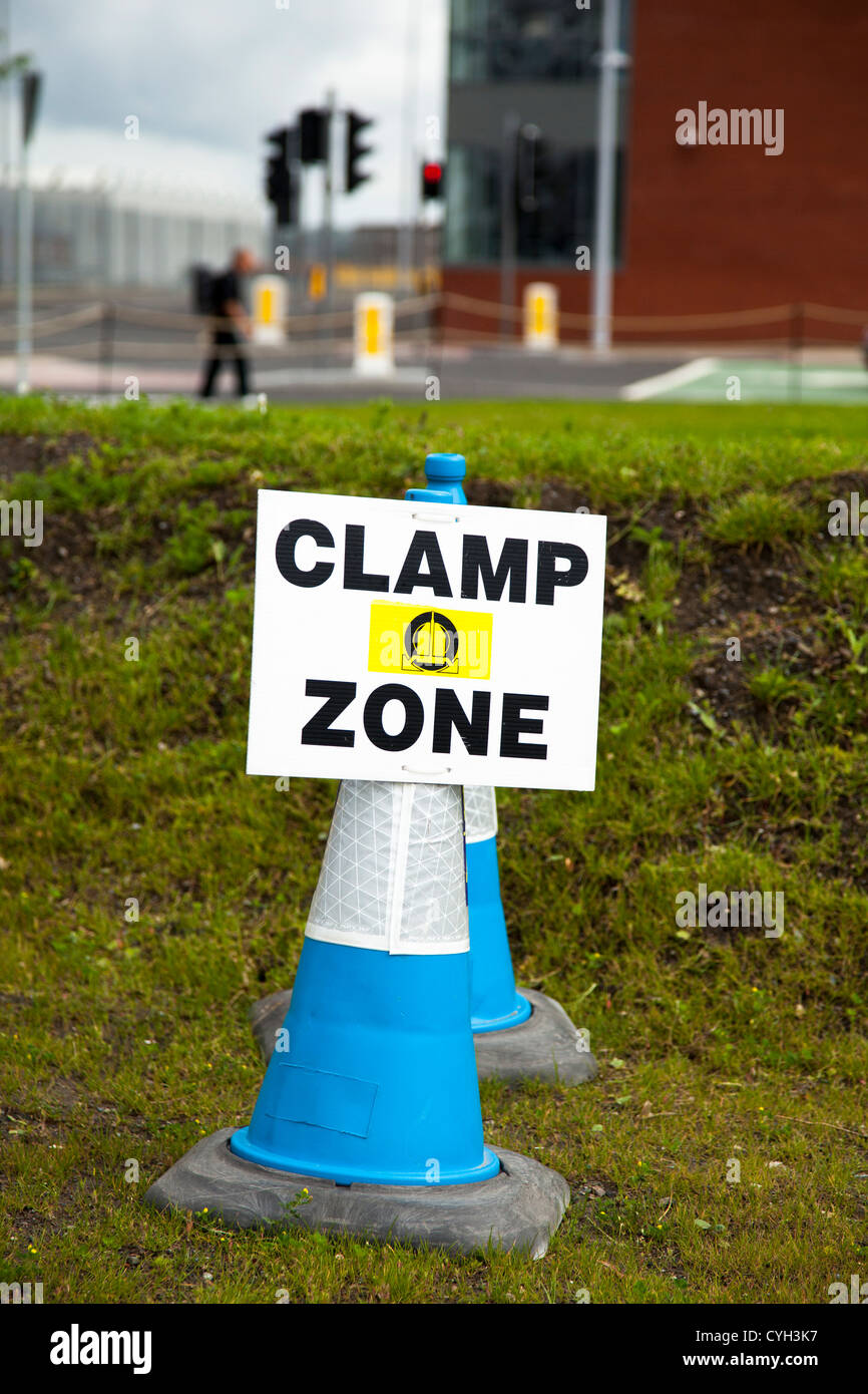 Clamping zone sign hires stock photography and images Alamy