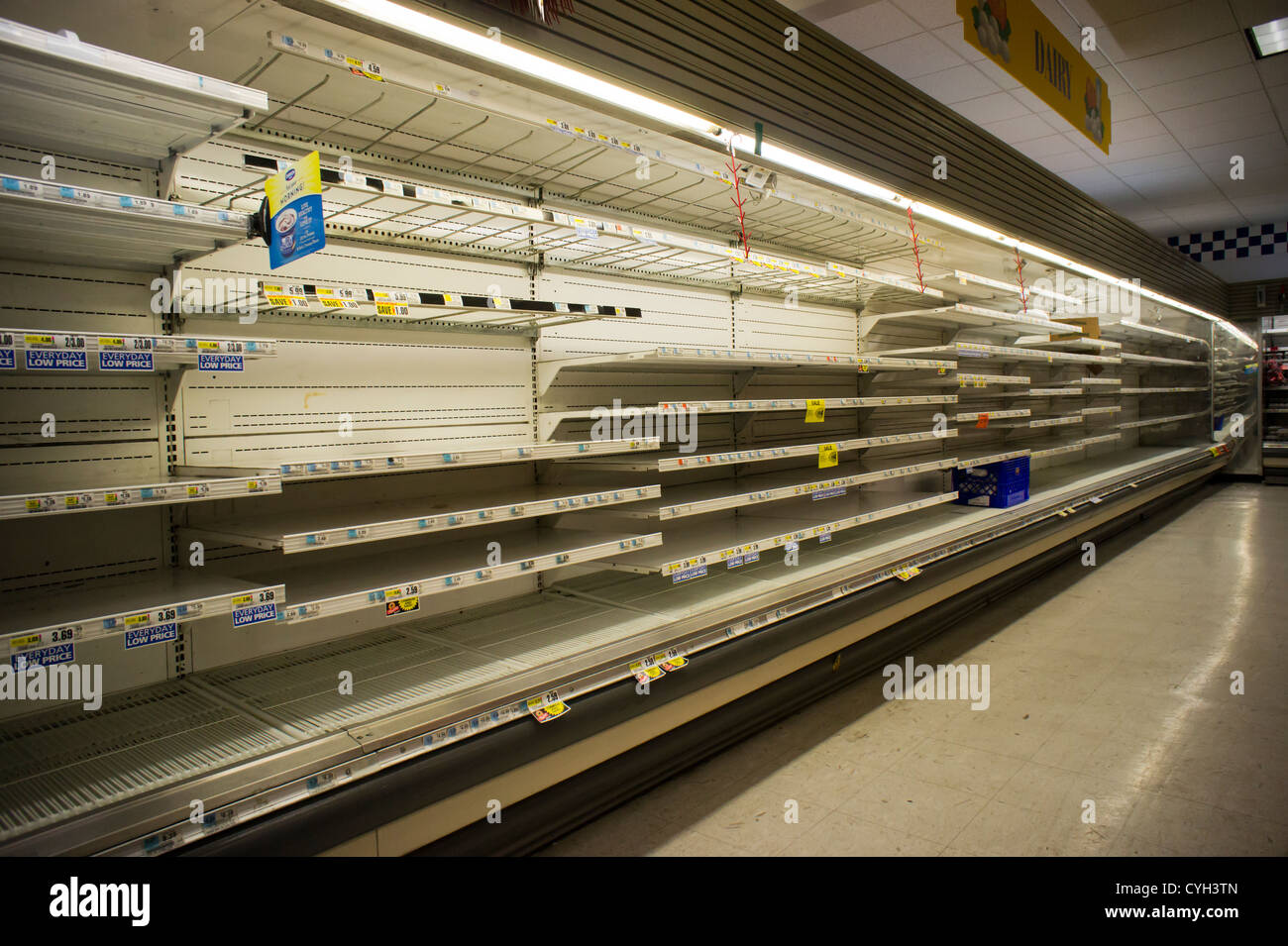 Empty Supermarket Shelves Usa Stock Photos & Empty Supermarket Shelves Usa Stock Images Alamy