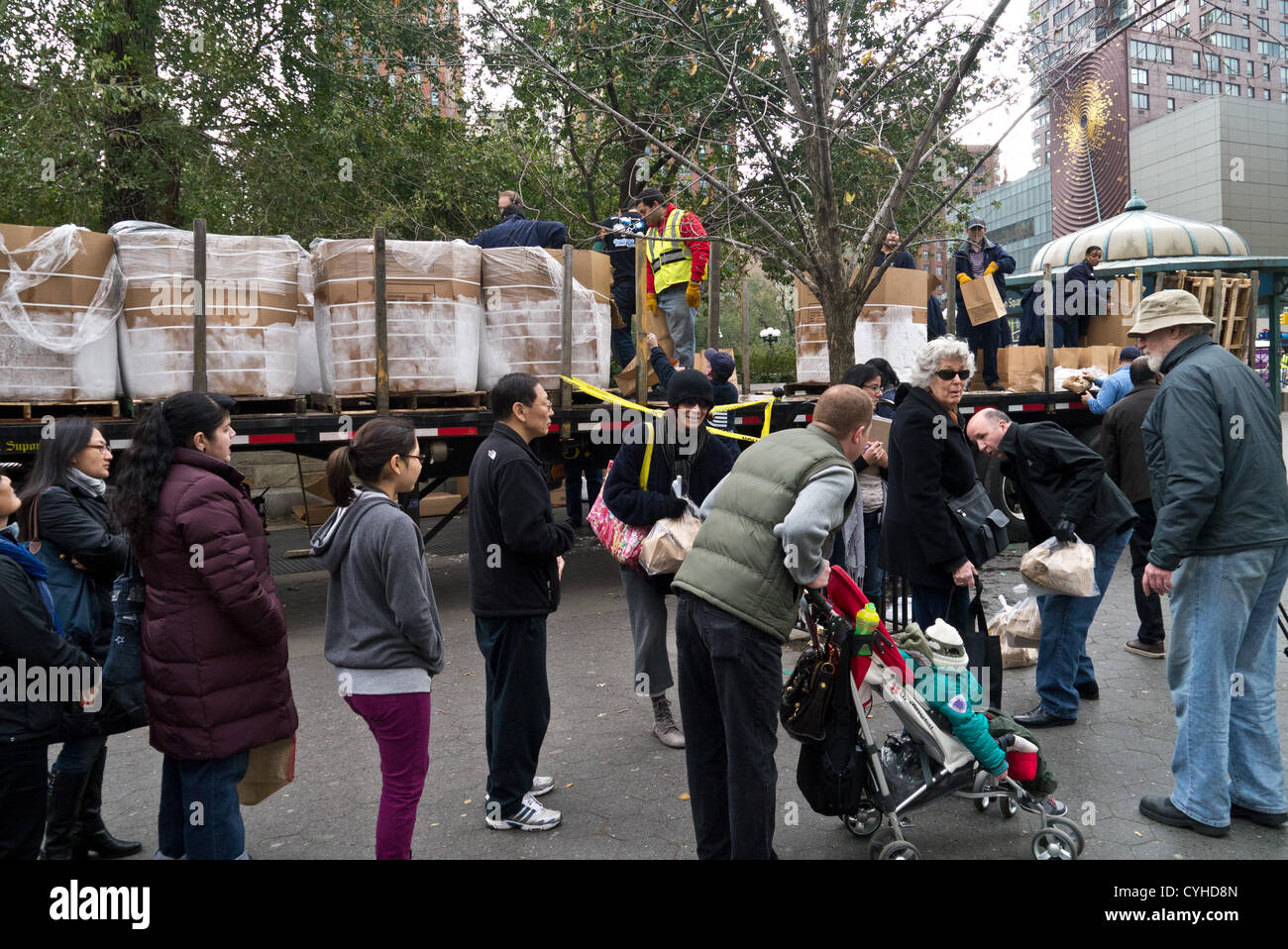 NEW YORK NOVEMBER 2 People wait in long lines as Con Edison hands